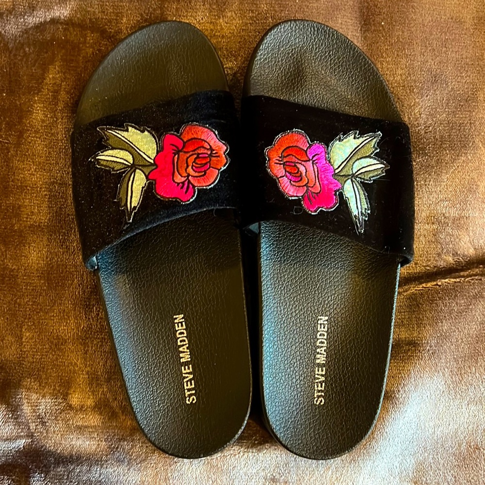 Steve Madden slides